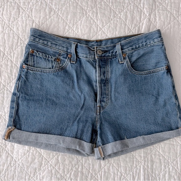 Levi’s Blue High-Waisted Cuffed Jean Shorts - Picture 1 of 9